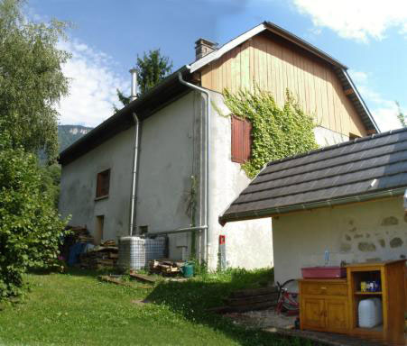 PHOTO DE L'AGRANDISSEMENT D'UN CORPS DE FERME RÉALISÉ PAR L'ARCHITECTE LAURENT BELLEVILLE À VIUZ-LA-CHIESAZ
